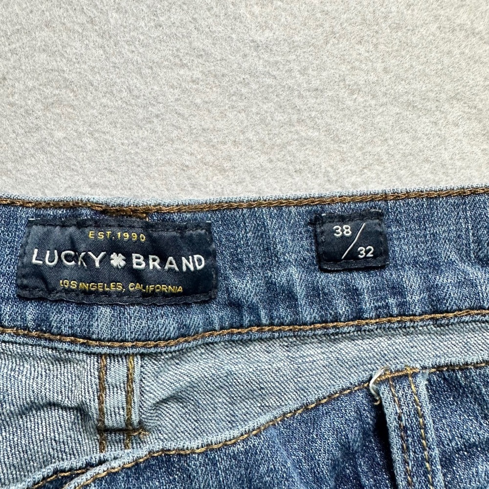 Lucky Brand 221 Straight Jeans Mens 38x32 Blue Medium Wash Denim Classic Fit - Picture 5 of 14